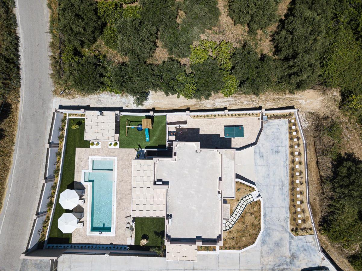 Koin Villa Sunset, With Heated Pool & Whirlpool, By Thinkvilla Perama  Bagian luar foto